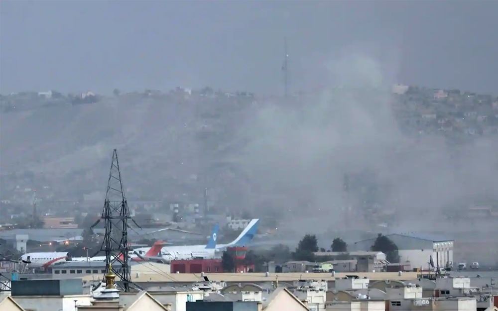 من هي “داعش – خراسان” التي فجّرت مطار كابول؟