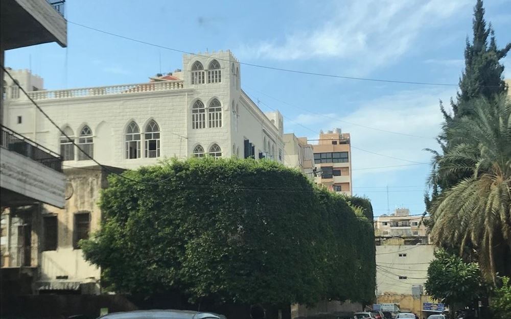 ذعر في حيّ اللجا: كورونا يغزو بيروت… والبلدية تنام في العسل