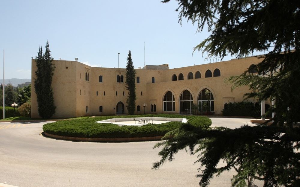 عاجل: قصر بعبدا يتعرّض للقصف