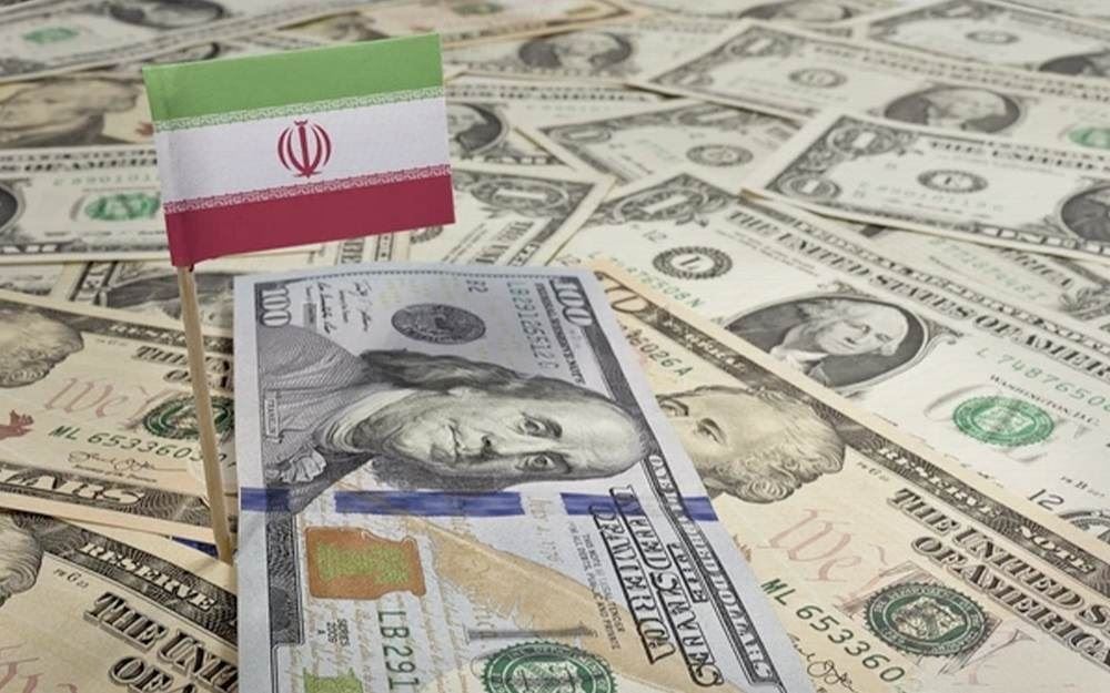الدولار أميركيّ والمرابي إيرانيّ والضحيّة عراقيّ