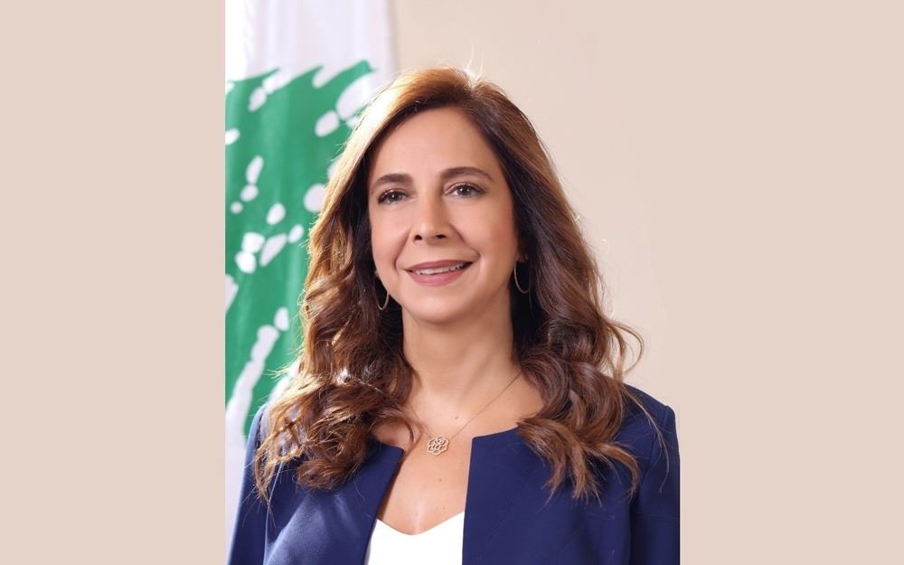 تجربة زينة عكر (1/2): أوّل وزيرة دفاع عربيّة تستمع للعسكر كما الضبّاط