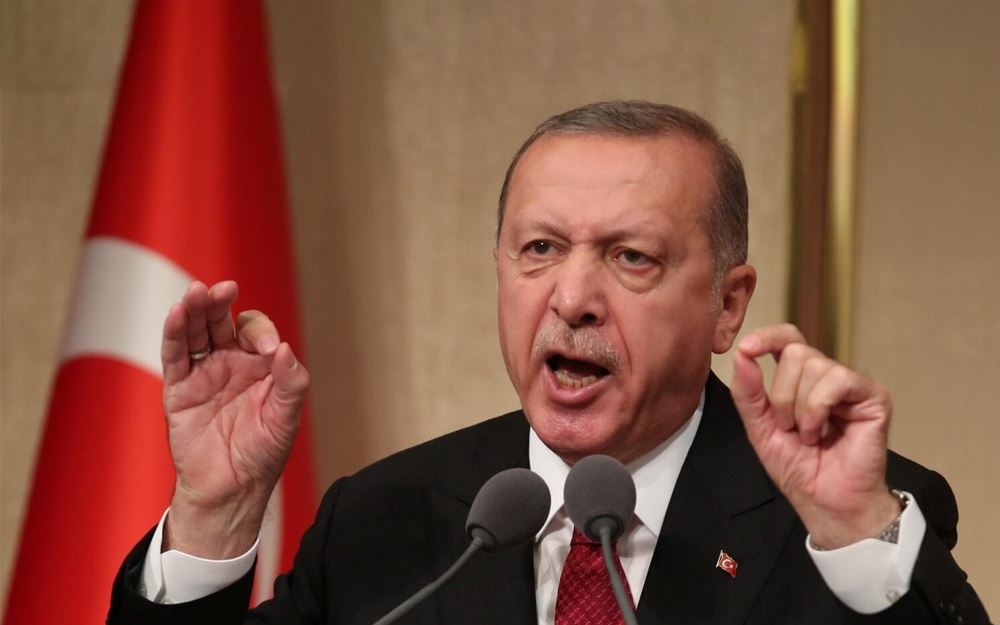 ما الفارق بين حبّ أردوغان… وحبّ الخميني؟