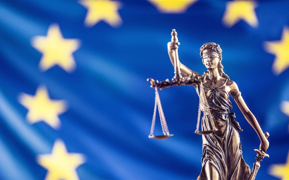 نهاية “الغارة القضائيّة” الأوروبيّة: متى يبدأ ابتزاز الساسة؟