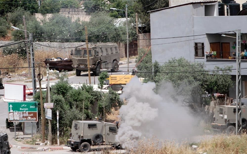 إسرائيل تضرب “الجهاد” في الضفّة.. وتستنفر خوفاً من غزّة