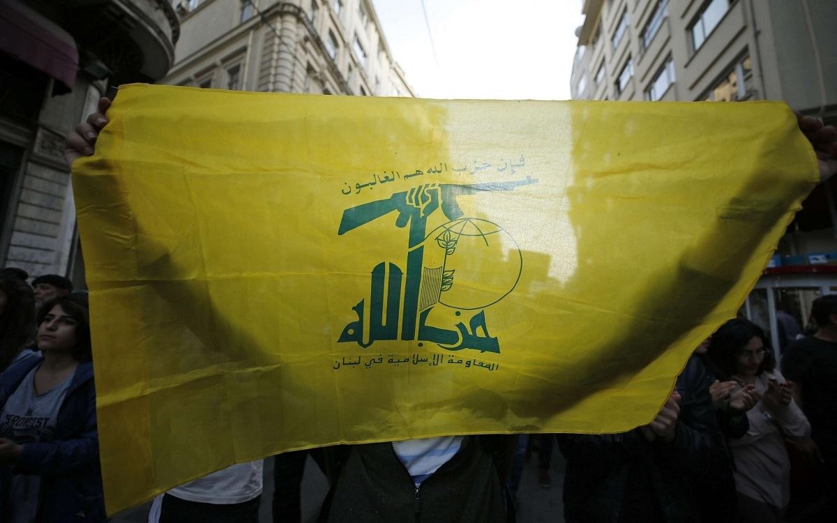 حزب الله يستجدي حواراً مع “الشيطان الأكبر”