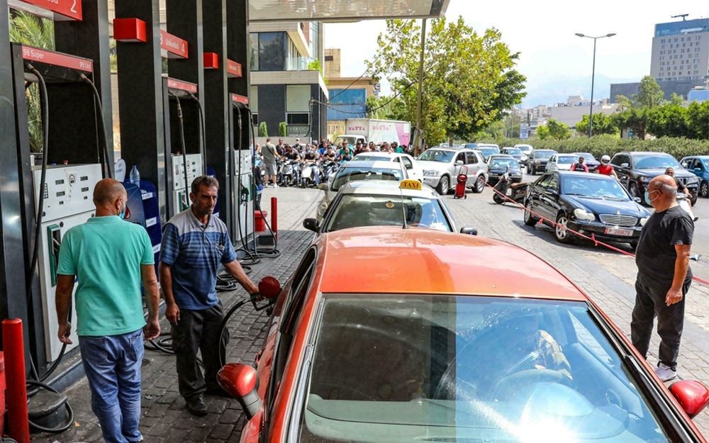 البنزين يشتعل: نصف اللبنانيين في الإقامة الجبرية؟