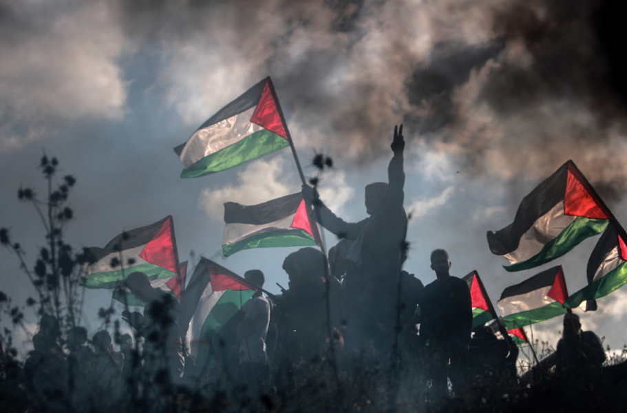 من ترك العلم الفلسطيني… فالتقطته إيران؟